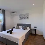 4 Bedroom Gorgeous In Kastel Stari Feriehus *