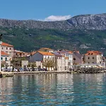 4 Bedroom Gorgeous In Kastel Stari Feriehus *