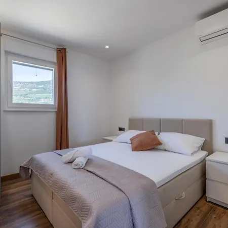 Stunning Home In Kastel Stari * Kastela